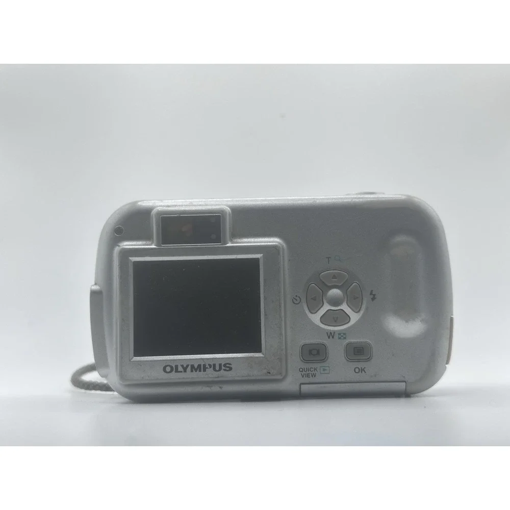 Olympus D-390 2.0MP Digital Camera Untested for Parts / Repair